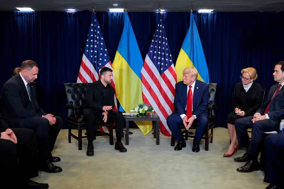 Владимир Зеленский и Дональд Трамп на встрече в США в сентябре 2025 года  