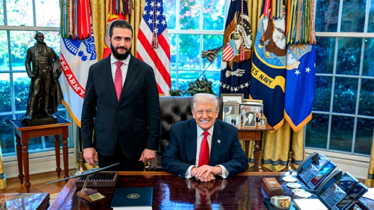 Аш-Шараа в Овальном кабинете Белого дома с Дональдом Трампом