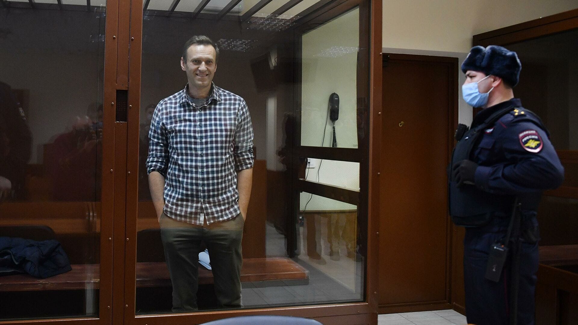 «Россия будет счастливой». Последнее слово Навального в суде на апелляции по делу «Ив Роше»