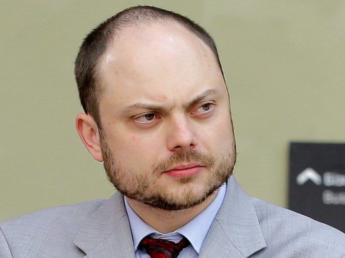 Суд отклонил жалобу Кара-Мурзы на бездействие СК РФ при расследовании покушений на него
