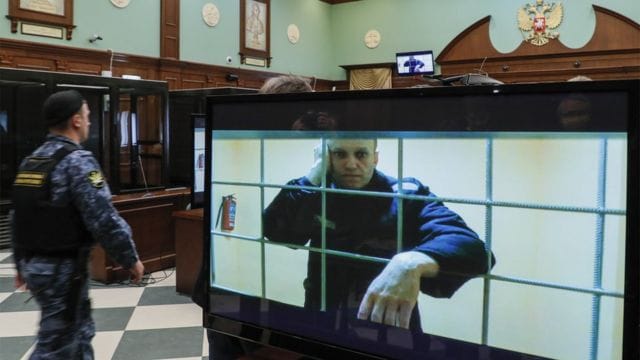 Четвертый адвокат Алексея Навального перестал выходить на связь. Ранее трое других были отправлены в СИЗО