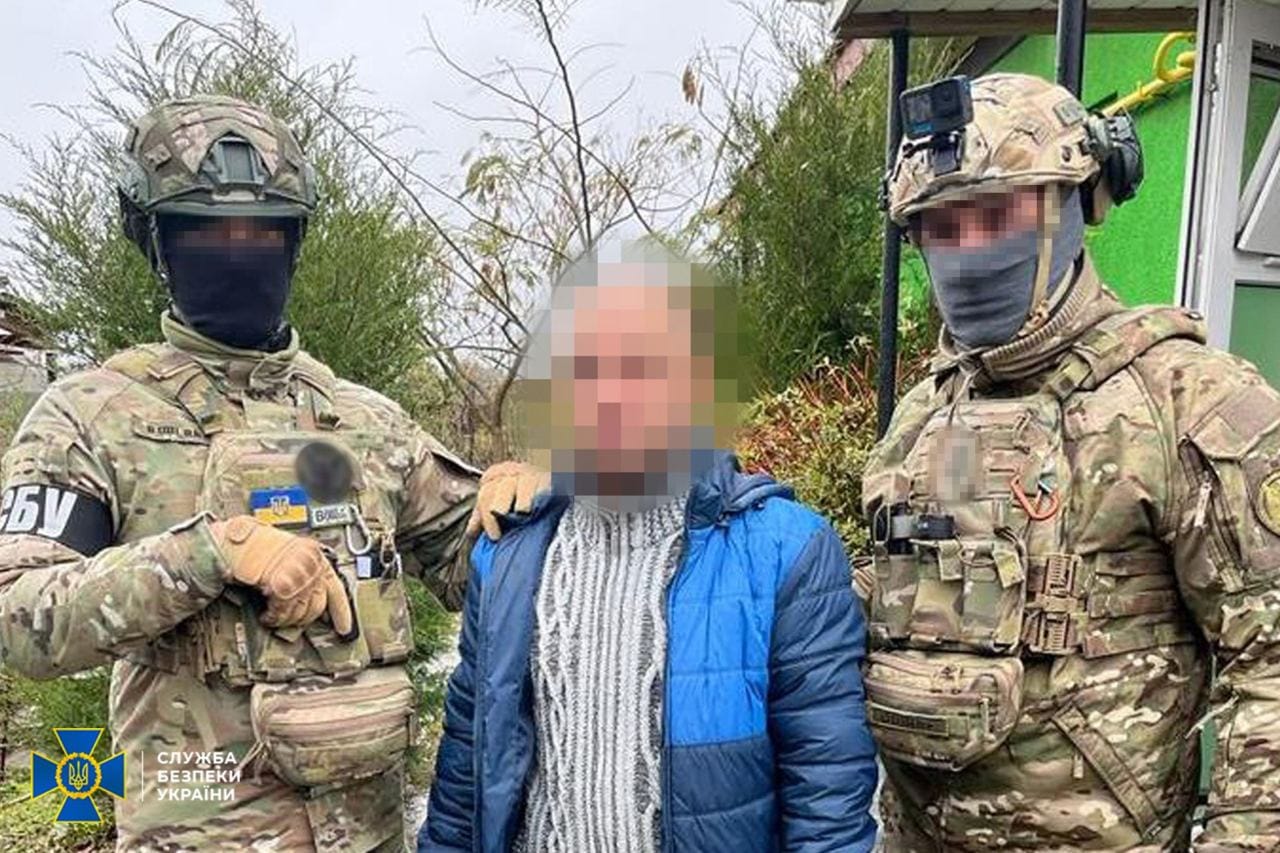 СБУ сообщила о задержании сельского депутата из Херсонской области, перешедшего на сторону России и «сдавшего» оккупантам своего отца