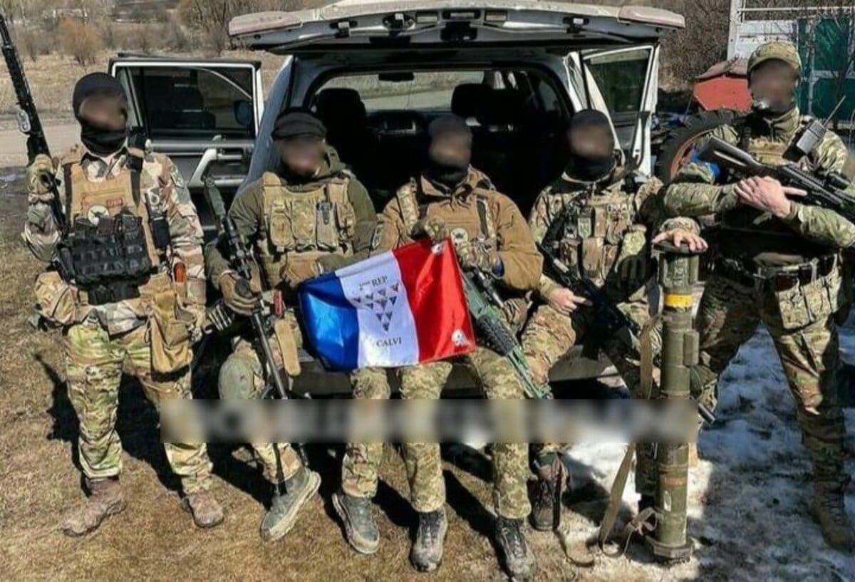 Фейк посла РФ во Франции: в Украине воюют французские наемники, а официальные лица пытаются это скрыть