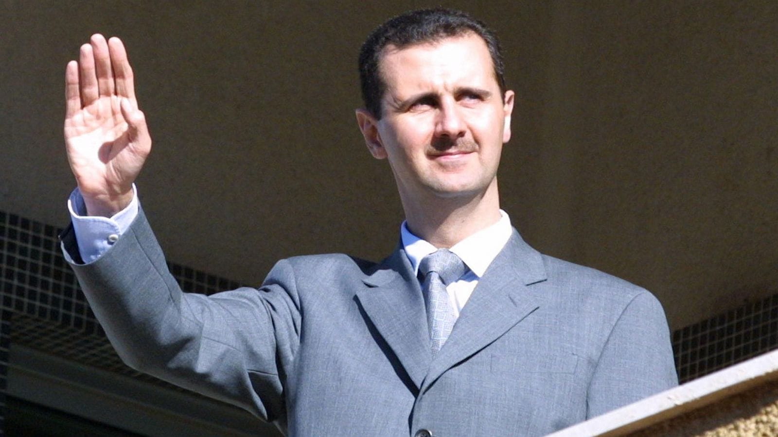 Российские власти убедили Асада уехать из Сирии и организовали бегство через свою авиабазу — Bloomberg