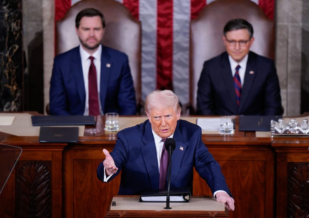 Трамп поддержал введение новых санкций против России. Соответствующий закон он может подписать уже в июле — сенатор Линдси Грэм