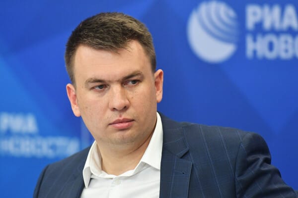 «Фонтанка» и Z-каналы сообщили, что провластный блогер Илья Ремесло, внезапно начавший ругать Путина, госпитализирован в психбольницу