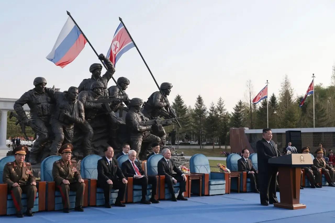 В Пхеньяне открыли мемориальный комплекс участников войны против Украины. На церемонию приехали Володин и Белоусов
