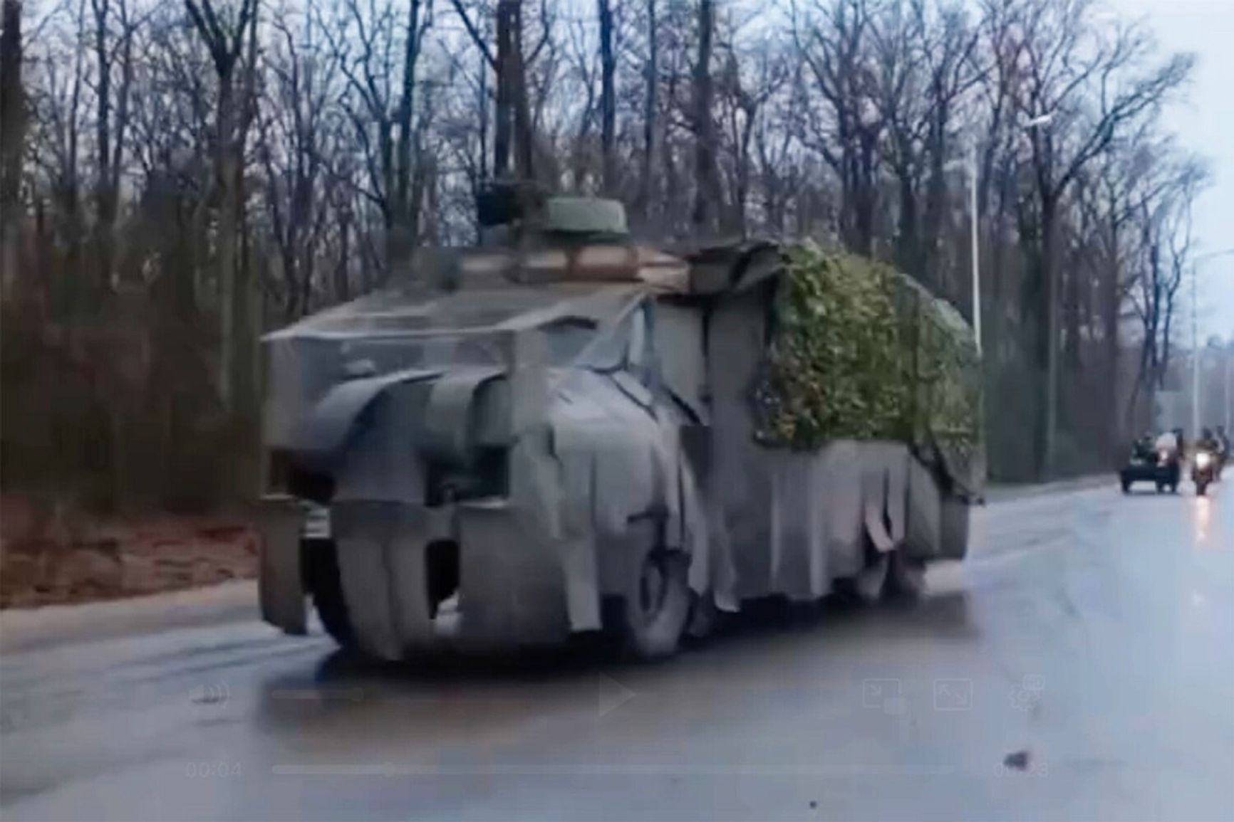 Российский грузовик Урал-4320 с системой РЭБ и резинотканевыми экранами